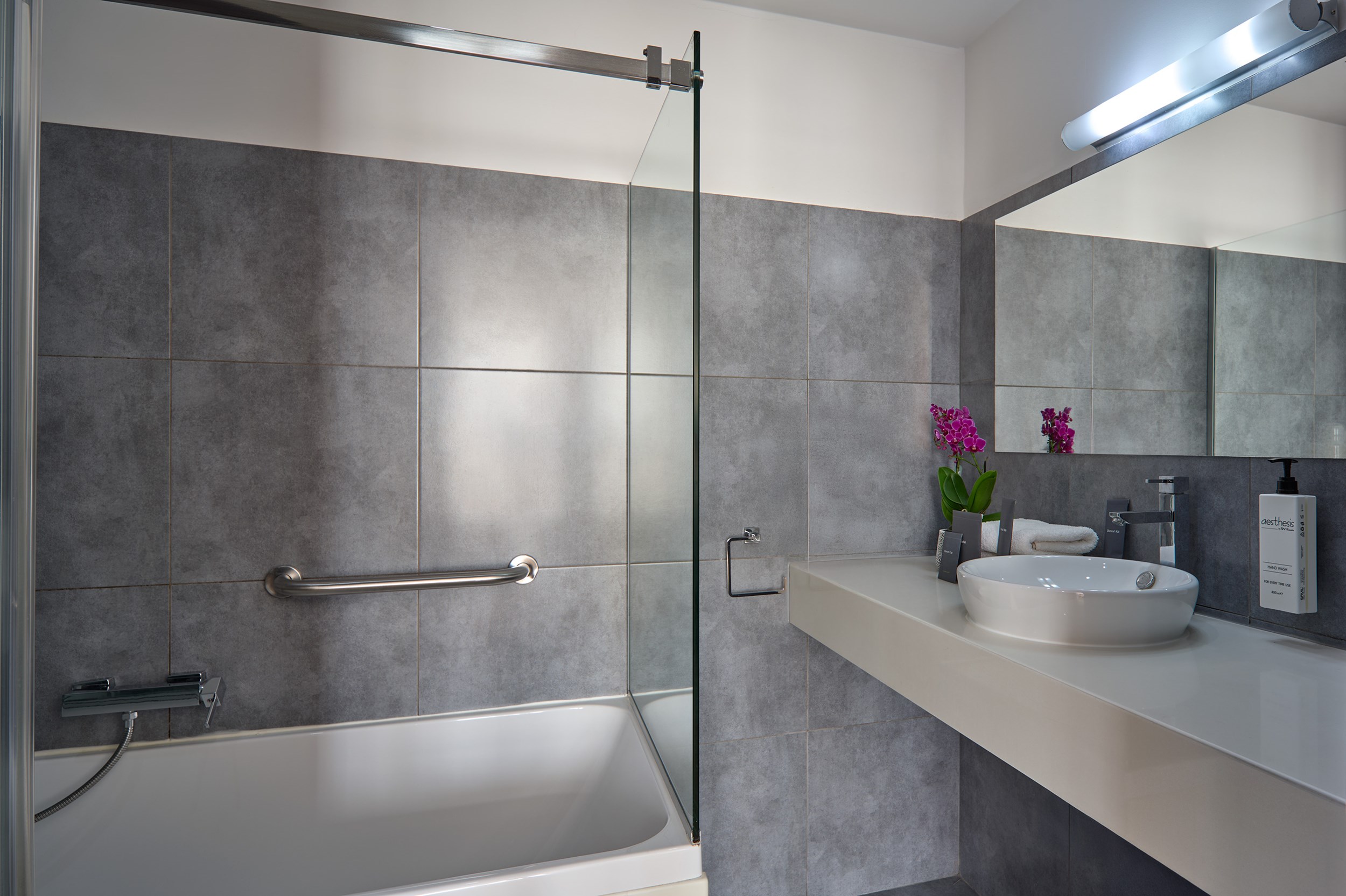 breezejunior-suite7bathroomdimitris-chachlas-1-