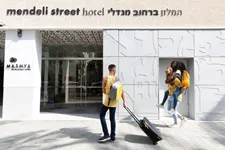 המלון ברחוב מנדלי